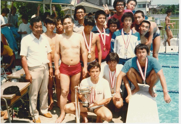 第18回大会優勝後の集合写真